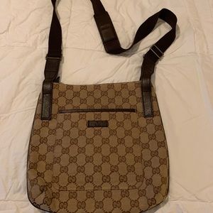 Gucci crossbody bag..